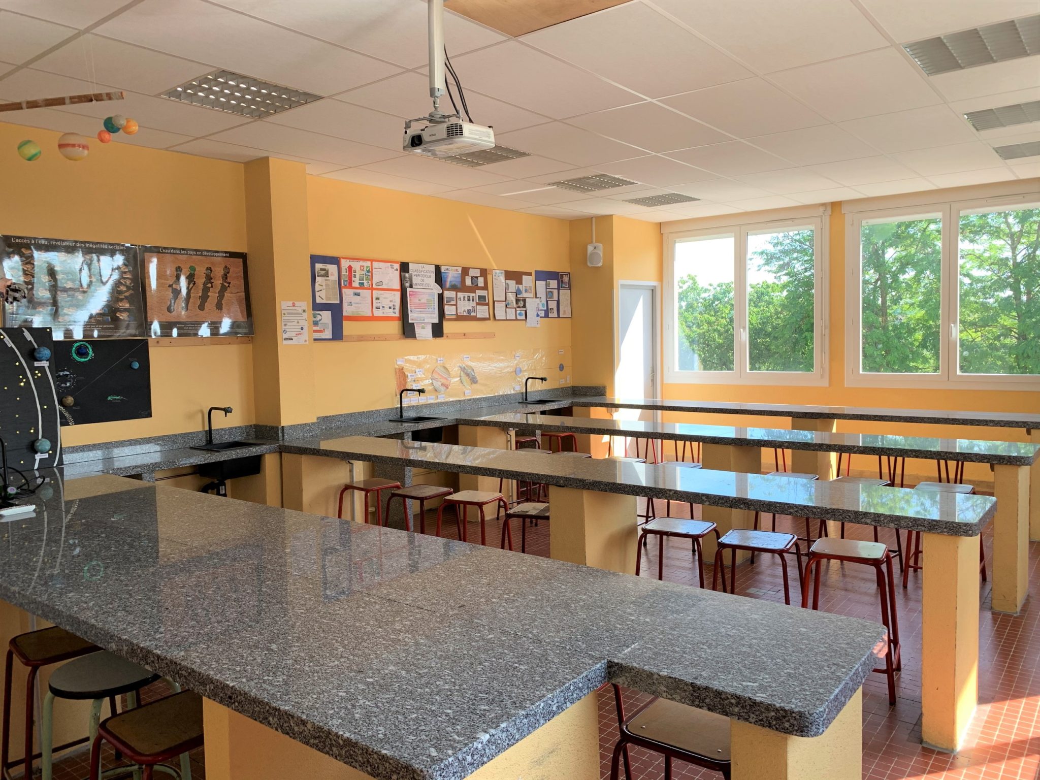 Visite virtuelle Ensemble Scolaire SaintFrançois MassacSéran